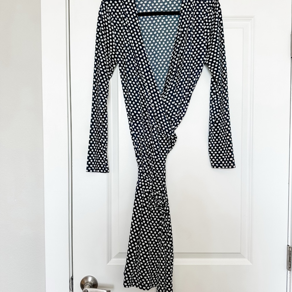 Banana Republic Women's Long Sleeve Wrap Dress in Navy & White, Medium